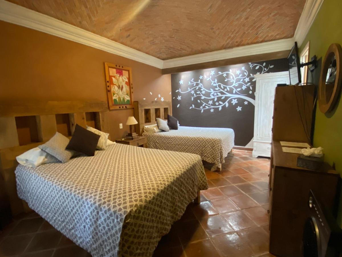 Hotel Ana Catalina And Suites ซานมิเกล เด อาเญนเด ภายนอก รูปภาพ